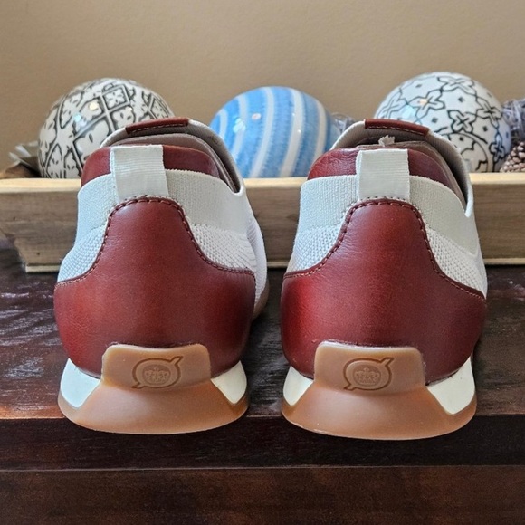 Born Barrett Knit Sneakers Tan/White Slip-Ons Mens Sizes NWT - Picture 8 of 15